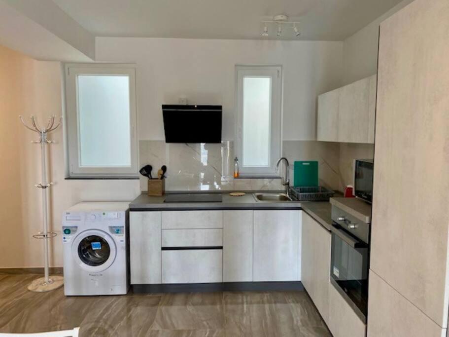Apartament Sliema, Stylish 1 Bedroom With Parking.